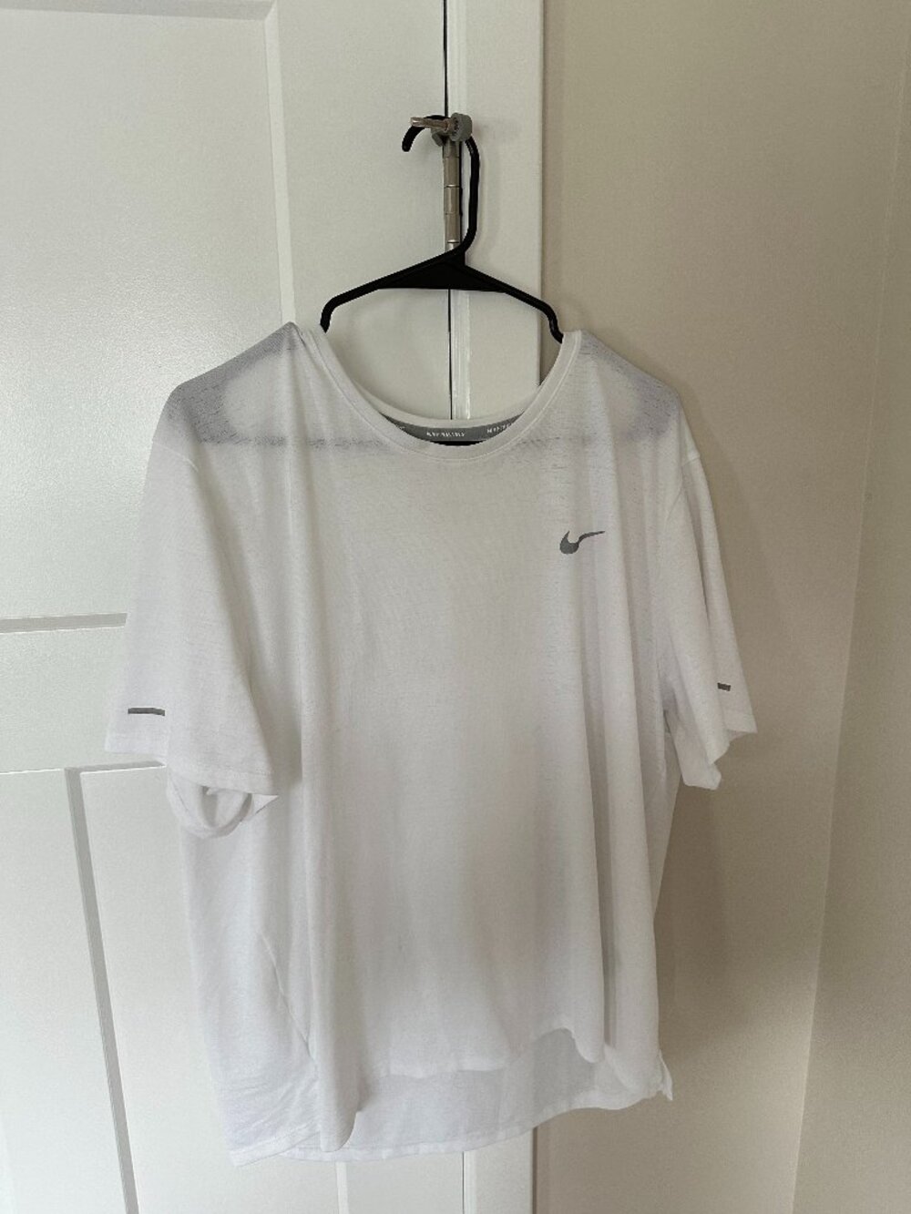 Nike Rise 365 Men's White T-shirt - size XL